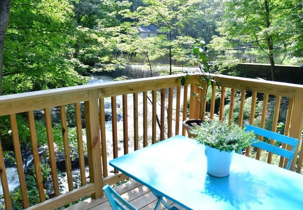 Cottage At Millpond Falls - A Romantic Escape วอร์วิก ภายนอก รูปภาพ